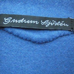 Beautiful, Never-worn, 100% Wool Coat!